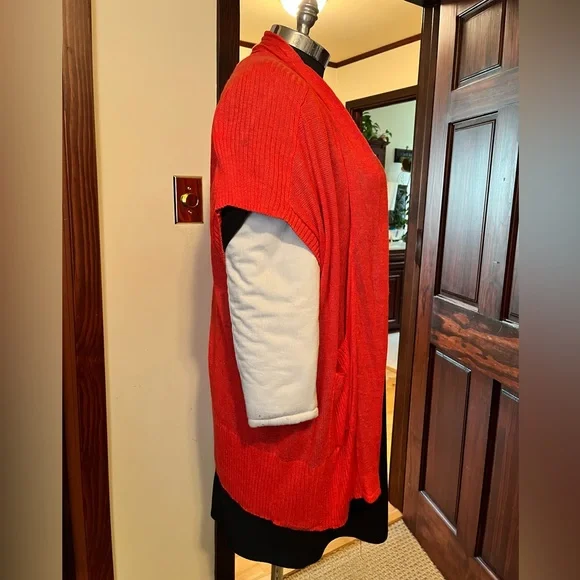 Sejour sleeveless lightweight knit sweater in a beautiful orange color. Size 1x - Picture 2 of 8